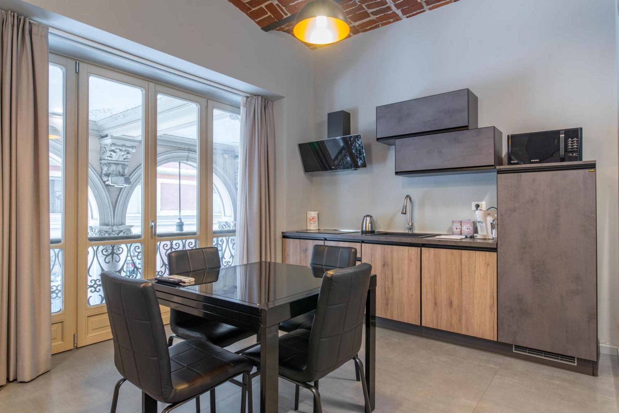 Suite & Queen Apartments Turin Bagian luar foto